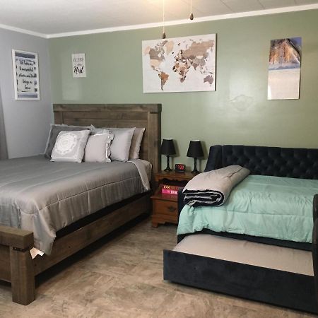 Home Away From Home, Recently Renovated North Troy Ngoại thất bức ảnh