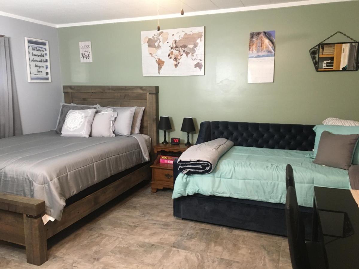 Home Away From Home, Recently Renovated North Troy Ngoại thất bức ảnh